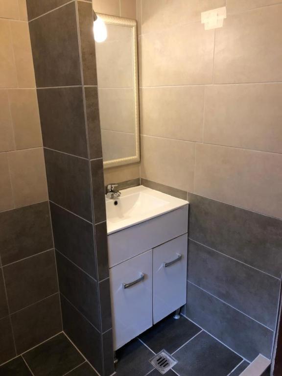 Brassoi Vendeghaz Hotell Miskolc Eksteriør bilde