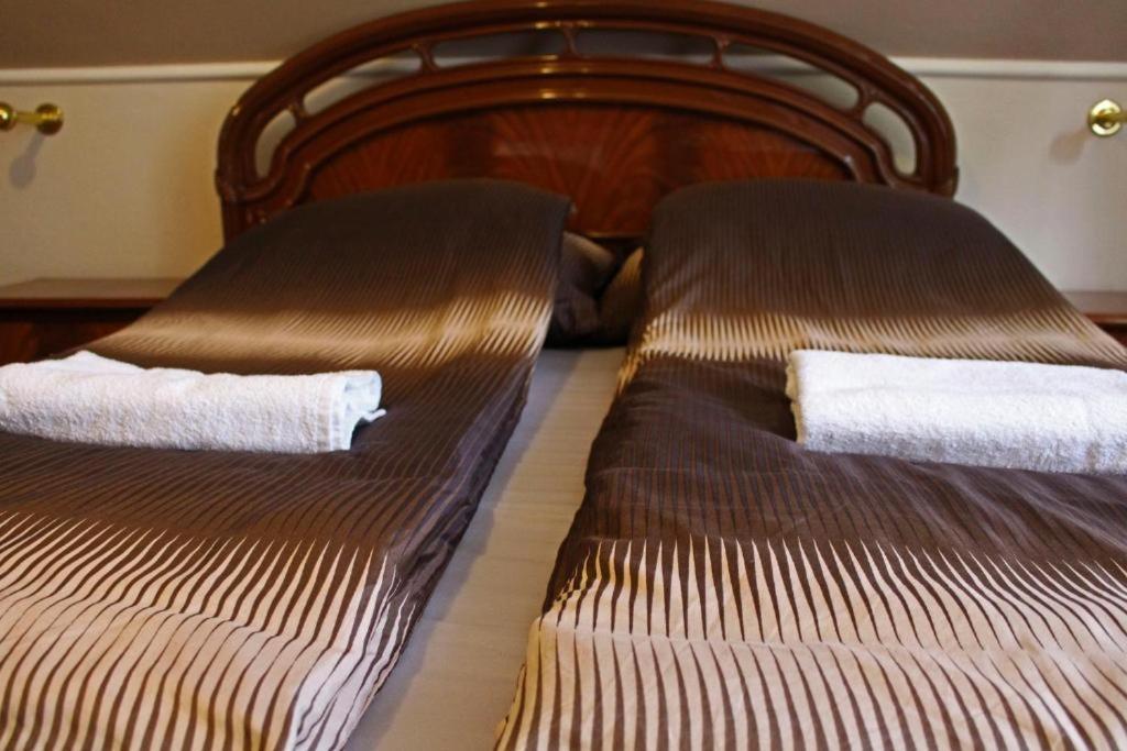 Brassoi Vendeghaz Hotell Miskolc Eksteriør bilde
