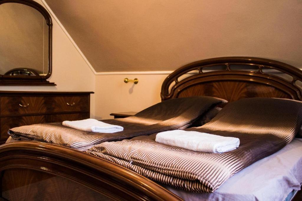 Brassoi Vendeghaz Hotell Miskolc Eksteriør bilde
