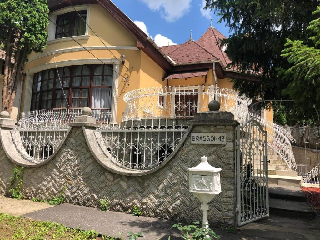 Brassoi Vendeghaz Hotell Miskolc Eksteriør bilde
